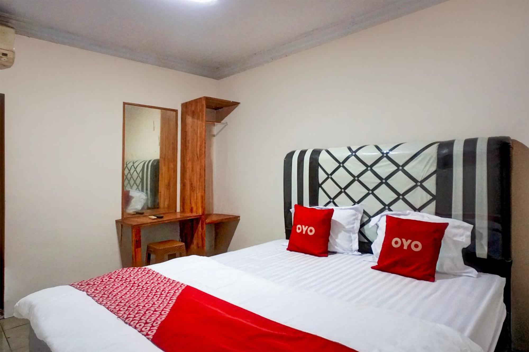 Hotel O Medan City Center Near Plaza Medan Fair エクステリア 写真