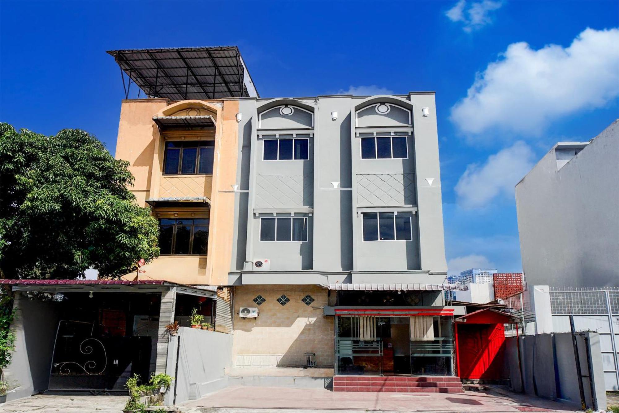 Hotel O Medan City Center Near Plaza Medan Fair エクステリア 写真