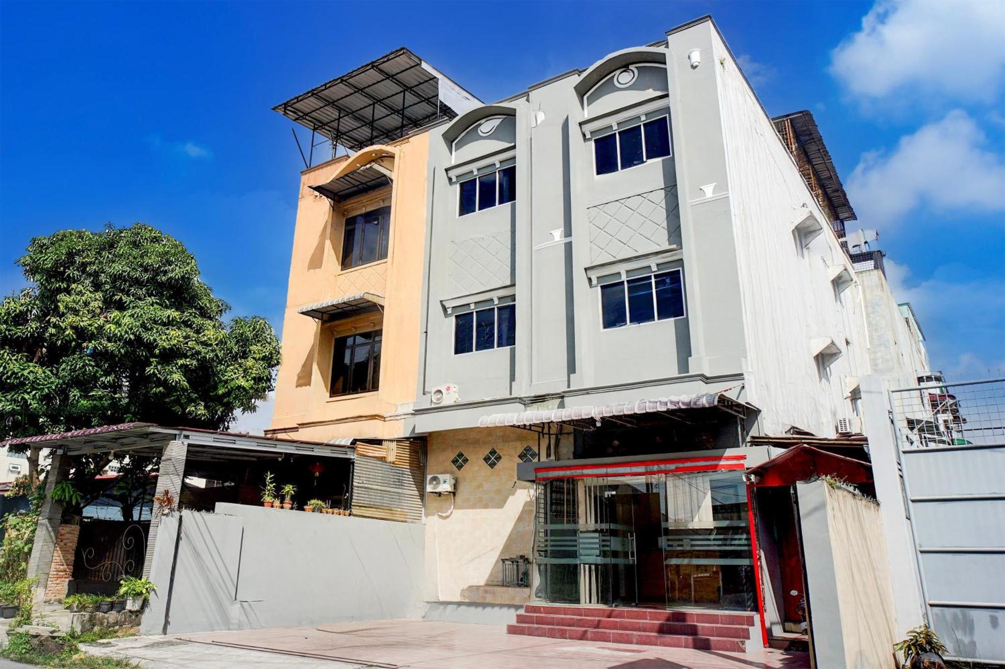 Hotel O Medan City Center Near Plaza Medan Fair エクステリア 写真